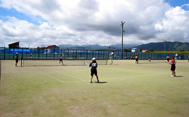 北海道新十津川町サンヒルズサライ　隣接　ふるさと公園　ふるさと公園テニスコート、ふるさと公園ピンネテニスコートの写真