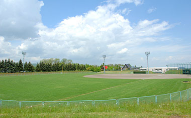北海道新十津川町サンヒルズサライ　隣接　ふるさと公園　ふるさと公園野球場の写真